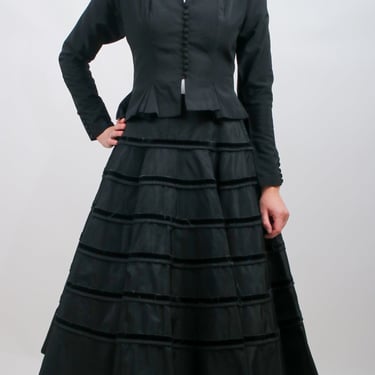 1950s Black Taffeta and Velvet Full Circle Skirt