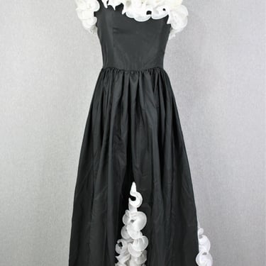 1980's - Black Taffeta - Asymetrical  - One Shoulder - Ruffled - Party Gown - Estimated size S 4/6 