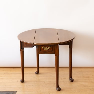 Antique Queen Anne Mahogany Table