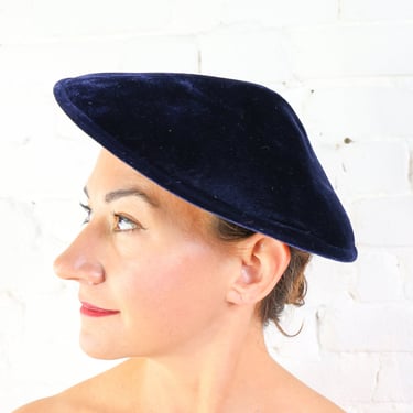 1950s Navy Blue Velvet Hat | 50s Dark Blue Velvet Tilt Hat | Navy Velvet Peaked Saucer Hat 