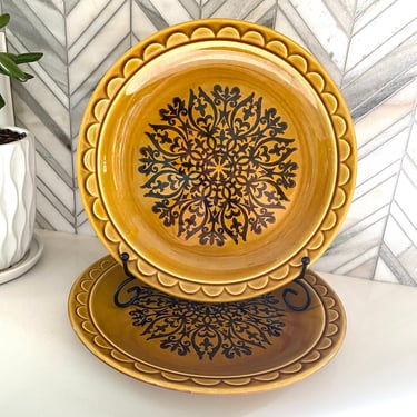 Granada "Coventry Castilian" by Homer Laughlin Dinner Plates, Set of 2, Gold Brown, Scalloped Edge, Retro Plate, 70s Vintage Dinnerware 