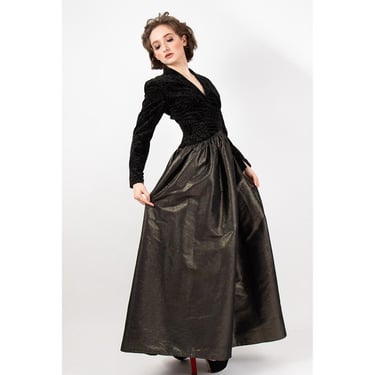 Vintage Carolyne Roehm ball gown / 1980s opulent evening gown / Black velvet  S 