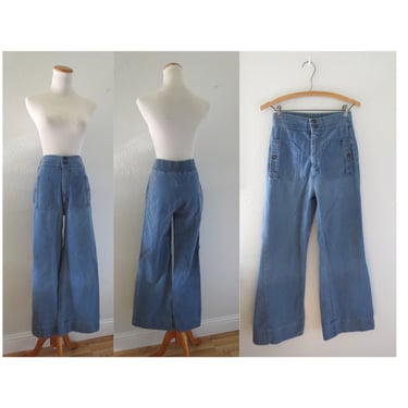 Vintage 70s Denim Bell Bottoms Jeans Wide Leg Jean Pants High Waisted Light Blue Wash Boho Hippie Bohemian Size Small 