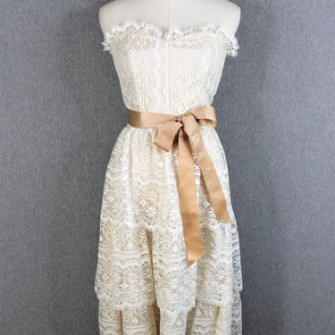 1970's - Lace Cupcake - Sweetheart Strapless - Short Wedding Dress - Party Dress - size 4 