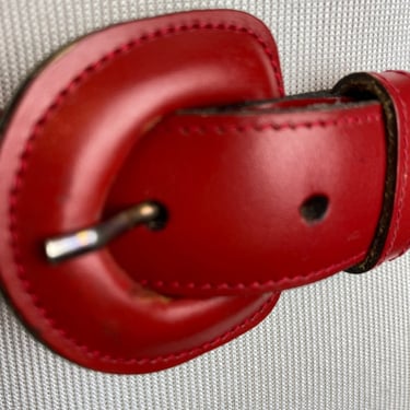 Vintage 90’s red leather belt~ great quality thin/ skinny dress belt~ Nordstrom’s 1990s boho trendy quality women’s size Medium 27+ 