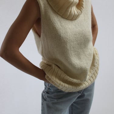 Beautiful Vintage Cream Mohair Sleeveless Turtleneck