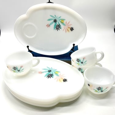 Atomic Flower, Federal Glass Co, Snack Plate & Cup Sets, Milk Glass Plates, Aqua, Pink, Yellow, Black, Floral, 50s, Retro Style 