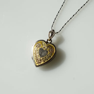 Vintage 1940s Heart Shaped Locket | Initials EW 