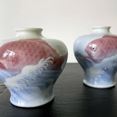 One of Two Japanese Ceramic Vases Makuzu Kozan Meiji Period (Price is per vase)
