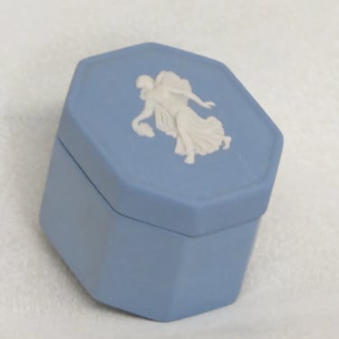 Wedgwood Jasperware Blue Octagon Cameo Ring Dish Jewelry Pill Box with Lid 3433B