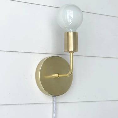 Plug in wall sconce • Roy • Dimmable bedside lamp • Home office lamp 