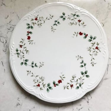 Beautiful Vintage Pfaltzgraff WINTERBERRY Pattern Trivet / Hot Plate / Cheese Tray Scalloped Embossed w/ Green Trim Winter Holiday Table by LeChalet