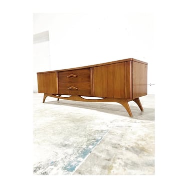 Mid Century Modern Low Credenza or Console 