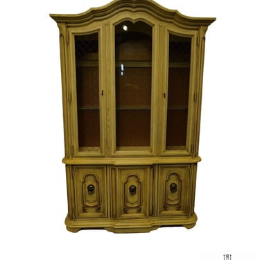 STANLEY FURNITURE Cream / Off White Painted French Provincial 53" Lighted Display China Cabinet - Ivory Finish 