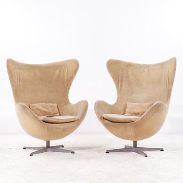 Arne Jacobsen for Fritz Hansen Mid Century Egg Chairs - Pair - mcm 