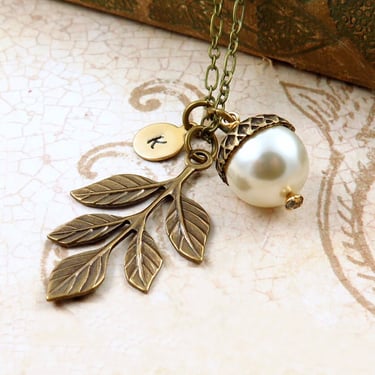 Personalized Acorn Necklace with Leaf, Autumn Jewelry, Swarovski Pearl Pendant, Letter Jewelry 