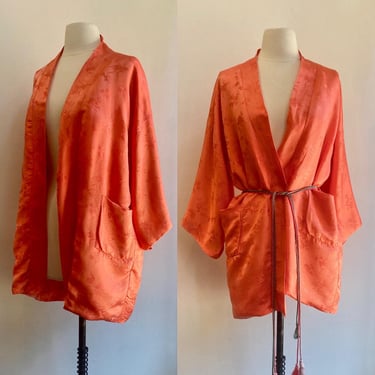 Vintage 70s SILK Robe / WIDE Sleeves + Deep Pockets / Peach Color + Floral Bamboo Pattern / Cathay Made in Hong Kong 