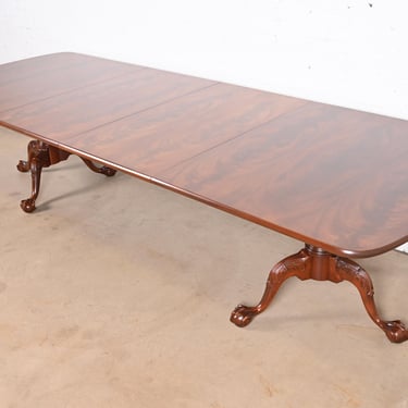 Henredon Georgian Flame Mahogany Double Pedestal Extension Dining Table, Newly Refinished