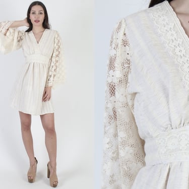 Vintage Lace Bell Sleeve Dress / Cream Seersucker Short Gown / Ivory Kimono Sleeves / 70s Sheer Lace Floral Bridal Mini Dress 