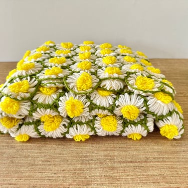Vintage Daisy Crochet Throw - White Yellow & Green - 41" x 67" 