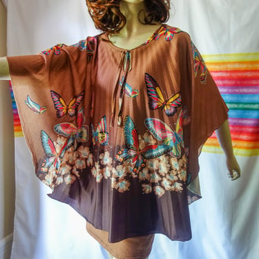 70s butterfly cape or poncho top with huge butterfly sleeve, vintage hippie floral polyester caftan blouse with colorful pleated polyester 