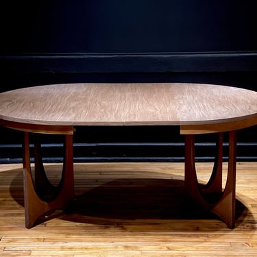 Broyhill Brasilia II Round Double Pedestal Expanding Dining Table - Mid Century Modern MCM Furniture 