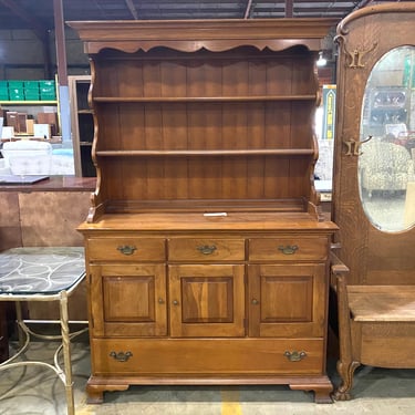 Thomasville Furniture Industries 2-Piece Solid Cherry Hutch Cabinet