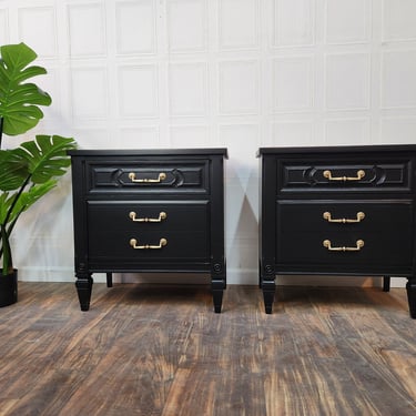Available!! Black Midcentury pair of nightstands / end tables 