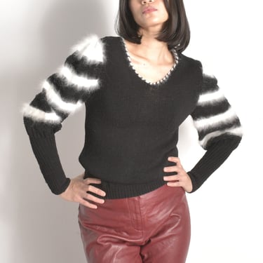 Vintage 1980s Sweater / 80s Angora Knit Mutton Sleeve Sweater / Black White ( medium M ) 