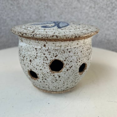 Vintage studio art pottery garlic pot with lid blue flower Sz 3.5”X 5” 