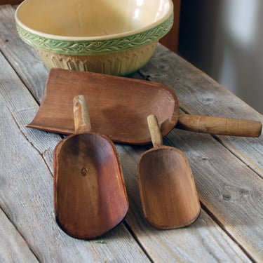 Wooden scoops / set of three wood scoops / hand carved wood scoops / rustic country farmhouse kitchen decor / dough scoop / primitive decor 