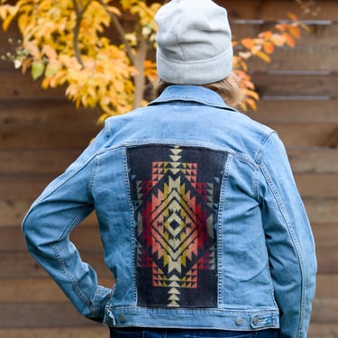 LEVI JEAN JACKET - Women's Large - Levi's Trucker Denim Jacket - customized with Pendleton Wool Pueblo Dwelling 