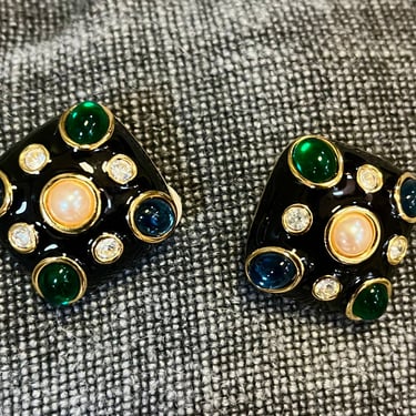 Vintage Joan Rivers Enamel Cabochon Clip On earrings 