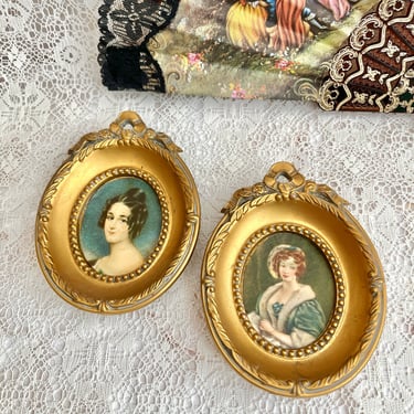 Pair Vintage Ornate Frames, Wall Decor, Gold Syroco, Oval, Wall Hanging, Hollywood Regency, Set 2 