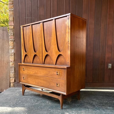 Iconic Broyhill Brasilia Dresser Gentlemens Bachelor Cabinet Vintage Mid-Century Modern Walnut Dressing Closet 