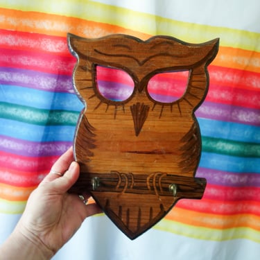 Vintage owl wall hanging key holder with hooks, entryway decor, handmade wood carved groovy 70s hippie home decor, painted retro 1970s 