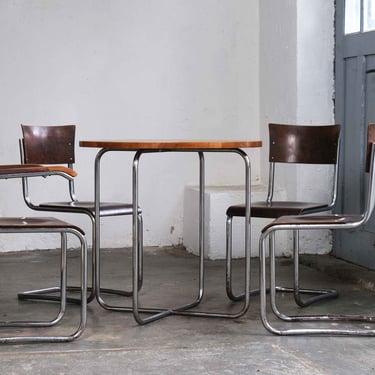 Bauhaus cantilever set with four chairs + table 