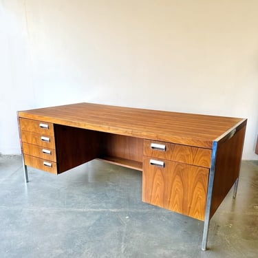 1960s Mid Century Modern Executive Desk 