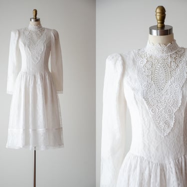 vintage wedding dress | 80s vintage Gunne Sax Jessica McClintock white lace high collar fit and flare long sleeve midi dress 