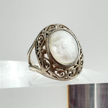 Oval Cut Mother of Pearl Abalone Vintage Sterling Silver Ornate Cutout Design Split Shank Ring - sz 7 