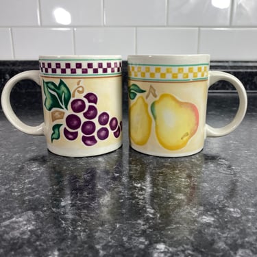 Vintage Gibson Housewares Fruit Mugs, Pears and Grapes, Vintage Cottagecore Country Cottage 
