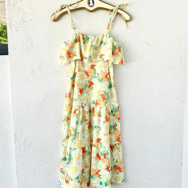 Vintage 70s Daisy Floral Hawaiian Muumuu 1970s Hawaii Ruffle Tiered Dress 