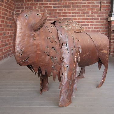 Large Folk Art METAL BUFFALO SCULPTURE, 41" Long, Metal Bronze Brown Outsider Yard Primitive Bison Bull Cow Horns mid-century modern eames 