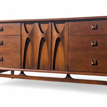 Mid Century Modern Broyhill Brasilia Walnut Dresser 