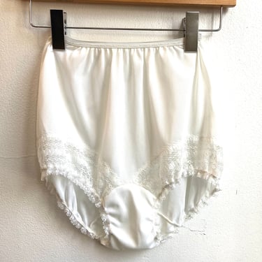 Vintage 60s Nylon Panties / SHEER LACE Leg Opening  + High Waist 