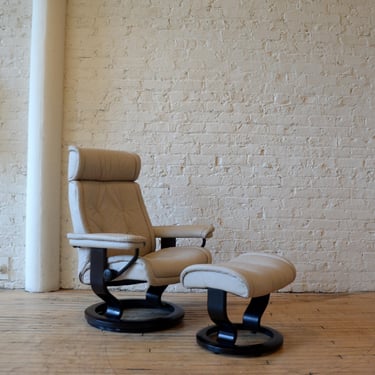 Ekornes Stressless Leather High-End Recliner Chair w/ Adj Headrest