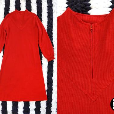 Cozy Vintage 60s 70s Red Knit Long Sleeve Mod Shift Dress with Atomic Zip Collar 