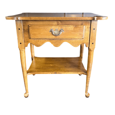 Ethan Allen Side table with scallopped edges