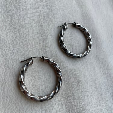 90s silver twist hoops E354