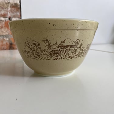 Forest Fancies Pyrex Mixing Bowl - 401 